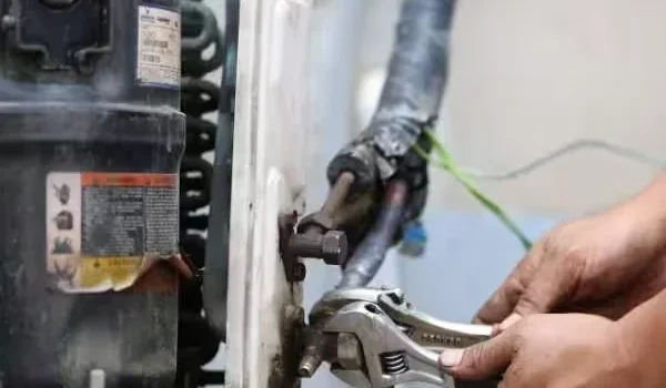Residential-AC-Repair-in-St.-Petersburg-Fl.webp
